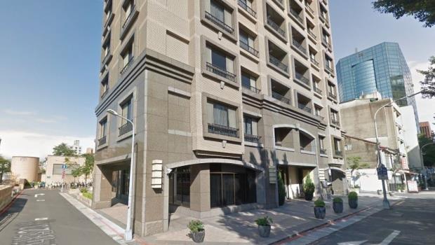 官員月租700住豪宅，民怒：周邊租