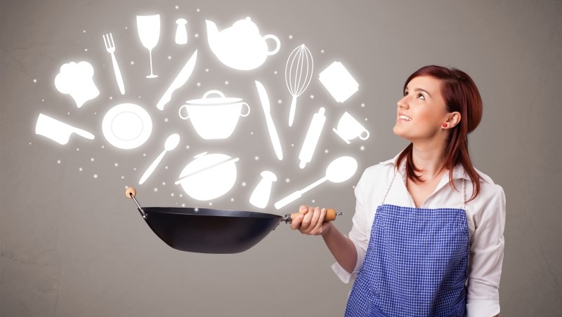水波爐、調理機、無水鍋...廚具幾乎是女人最愛囤積物品第一名，這反映什麼心態？