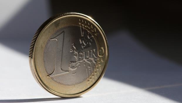 歐版QE2內容外洩！歐元貶破1.06，美元指數突破100