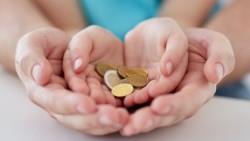 爸媽教小孩金錢觀》把零用錢「存進孩子戶頭」，比直接給現金好