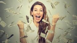 一個用50元換來財富自由的故事：她小學3年級被安置到育幼院，不到40歲就存夠錢退休...