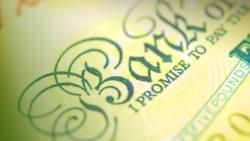 台灣金融業去年狂賺3千億》獲利明明創新高，為何股價卻「跌到見骨」？