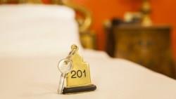 連假出遊訂民宿，一定要問對方有沒有「這兩樣保障」，否則再美也不要住