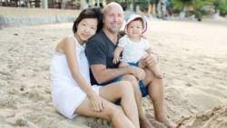 「妳提早退休爽玩全世界，還不是因為ㄈㄈ尺！」面對酸民挑釁，逍遙人妻爆氣了...