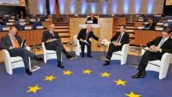 歐洲貨幣再寬鬆，也救不了經濟？分析師：從直升機撒錢比較快