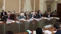 Fed寬鬆彈藥充足，難怪歐、日、星、紐打不贏貨幣戰