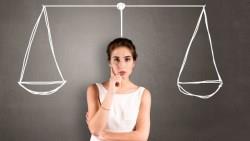 同樣300萬，拿去買房和買股哪個賺更多？十年後的結果讓人驚呆了