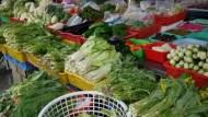 台灣4月的物價夭壽貴，光買蔬果就要多花1000元