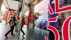 忠孝東路空店面好多...不想跟景氣一起死，專家呼籲有錢房東：降房租，讓年輕人開店