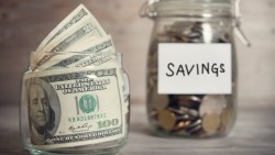 他從不加班、每年只存5萬，卻比別人早存到千萬退休金的秘訣是？