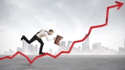 漲幅大於高收益債，且跌不死人，平衡式基金最適合買來長期投資？