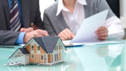 辦房貸，銀行員不告訴你的事：其實更優惠的房貸方案...是在壽險公司！