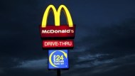 企業logo揭密：麥當勞的「M」代表乳房？Google首頁字母為何是彩色的？