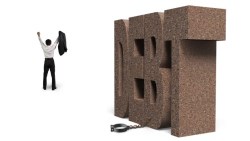 每個月領薪後...別急著拿去還錢！3大重點幫你評估，要先理債還是理財？