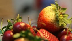 不想當追高殺低的散戶？用「買水果」的方法買股票，才能賺！