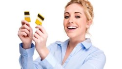 周年慶前把卡剪光，一個敗家女轉性：我靠兩種存錢法，每月戶頭多出一萬元！