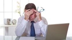 年薪600萬總經理也不敢請特休...從台灣人「死抱​7天國假不放」，看見上班族的悲哀