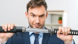 跟著大師買股票為何還是賠？這跟「空有玉女心經卻沒劍法」是一樣的道理