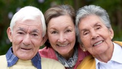 老了想揪三五好友住一起？打造自己的養生村，有2個心理準備和3個方案