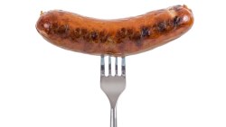 一個女人吃香腸時的怪癖，讓我發現「投資很危險」這句話有多荒謬
