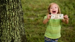 4歲女童選股，竟戰贏股票分析師！賽後，小妹妹給了世人3個投資建議...