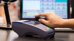 換健保卡、辦護照、殯儀館辦喪事...都可刷卡！全台「公家機關」信用卡繳費服務