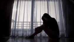 從女神淪為敗犬，年近40的她感慨：只是想找個在台北市有房的男人，這樣的條件有很過分嗎？