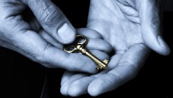 只是登山路過，就訂了間溫泉宅，一對老夫妻的懊悔：未料「湯沒泡到」，還倒賠...