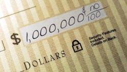 殘酷！一張表看「晚十年存錢」，你要付出多少代價才能存到100萬
