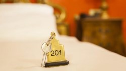 從一家小摩鐵到吃下W Hotel、艾美、喜來登...看它如何一步步登上全球飯店霸主