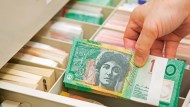 澳幣逼近5年來最便宜！今年做澳幣定存會不會賺，看這2件事
