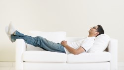 26歲男生奉行「361法則」，死薪水分三筆，成功買到房