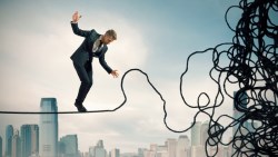 連每個月飯錢都不夠，哪有錢買保險！3個理由告訴你：越窮，越該找個好的保險業務員