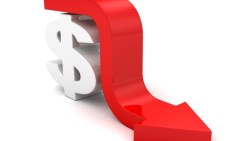 同樣投資基金，管理費只差0.5%，20年後...總報酬竟差了18%！