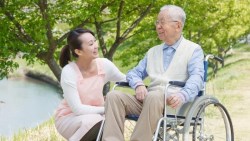 「榮民之家」開放一般民眾申請！65歲以上長輩，每個月最低12000元包吃住