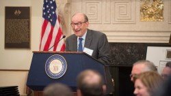 對川普口頭打壓美元的看法？葛老：我把助聽器關了