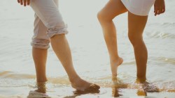 男人年紀一把還是想追嫩妹！「五感不滿足」會讓你破財，如何戒掉欲望重拾財富？