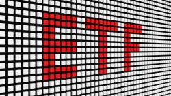 「不要呆呆買ETF，應該去除其中不好的公司」一張表狠打臉這句話術！