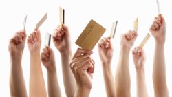 小資族省錢方案》一次整理各大銀行，2017年刷信用卡繳「牌照稅」最新優惠