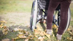 輪椅一張5千元，政府補助4千！助行器、電動床...哪些輔具政府有「全額補助」？