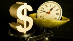 有錢人拿「成果」換酬勞、窮人拿「時間」換酬勞，你是哪一種？