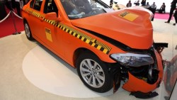 別再說鐵包肉，看過房車被輾成「紙團」的照片？「車體剛性」最完整解析《國產車篇》