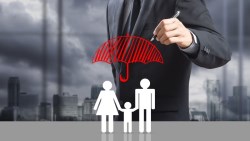 我的壽險或意外死亡險，保額應該多少才夠？一個公式3秒算出：年支出乘以●