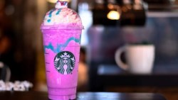 台灣人喝不到》超夢幻「獨角獸星冰樂」賣太好，星巴克其實很煩惱
