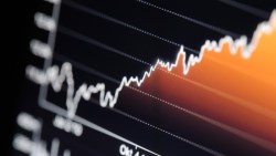 退休族大買！成長股將交棒價值股、帶動美股新漲勢？