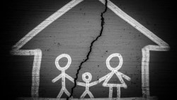 20年前買房一樣苦！爸媽500萬買40坪屋，3年後敗在「10%房貸利息」認賠賣出