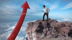 升息期間勝率高、遇市場利空相對抗跌》攻守兼備，投信搶進「特別股」