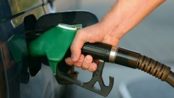 省油車盛行 汽油需求旺季不旺？外資：油價40美元有撐