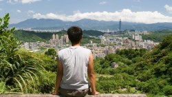 「年薪30萬買千萬房」挨批唬爛，大叔怒：我就是在30歲做兩件事，換來一輩子的房