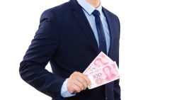 人民幣漲到一年高》給想買的人：漲勢還在半山腰，一年後上看「這價位」